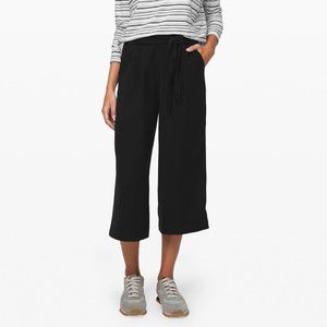 NWT Lululemon Noir Crop Pants
